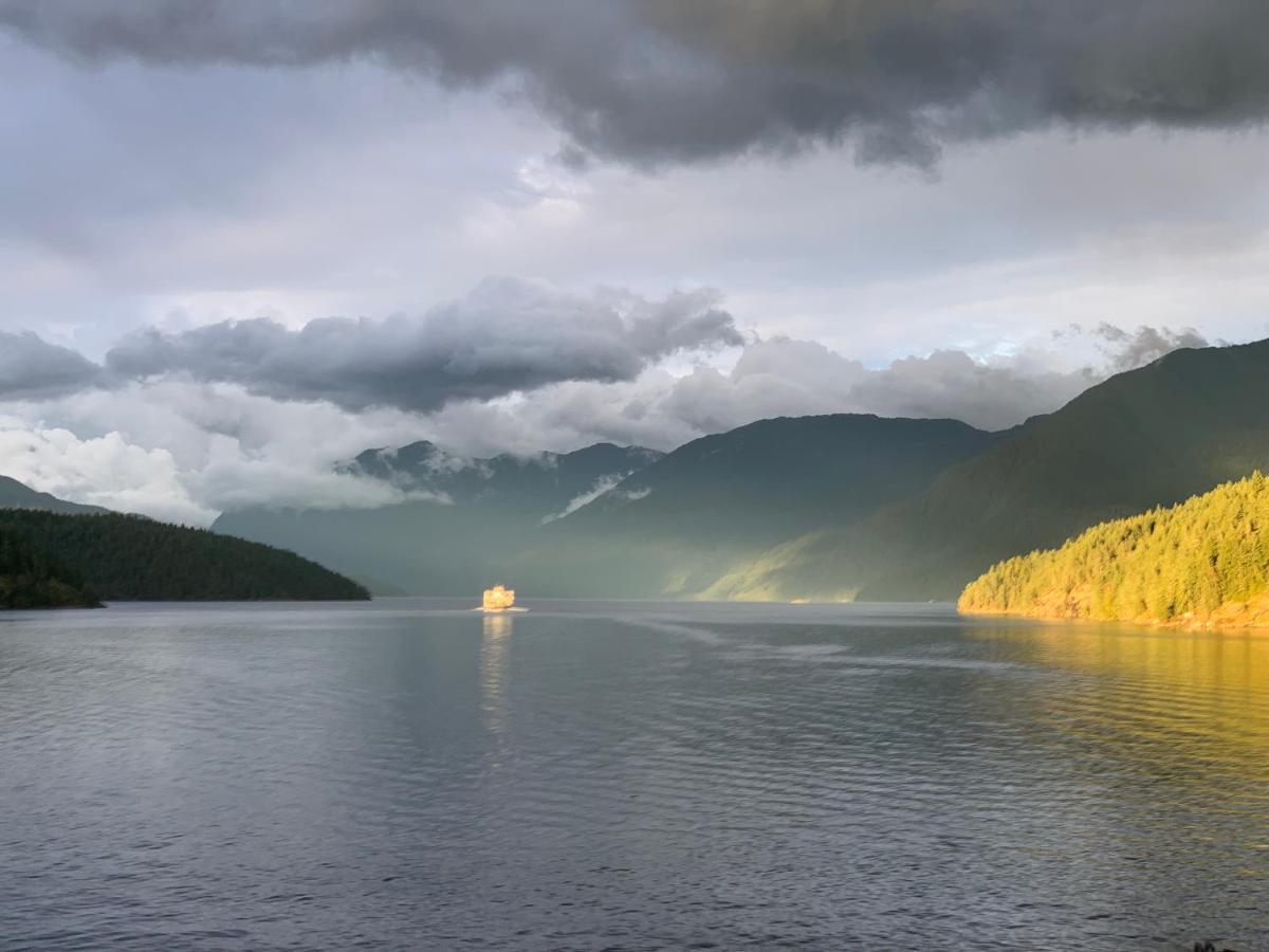 Earls Cove Orca View Bed and Breakfast Egmont Eksteriør billede